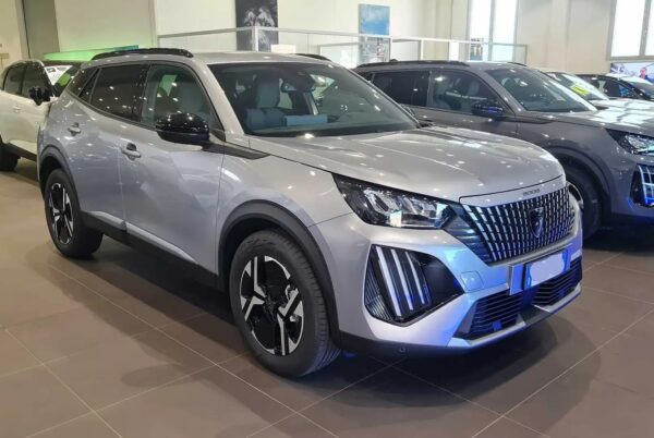 PEUGEOT NUOVA 2008 - immagine 2