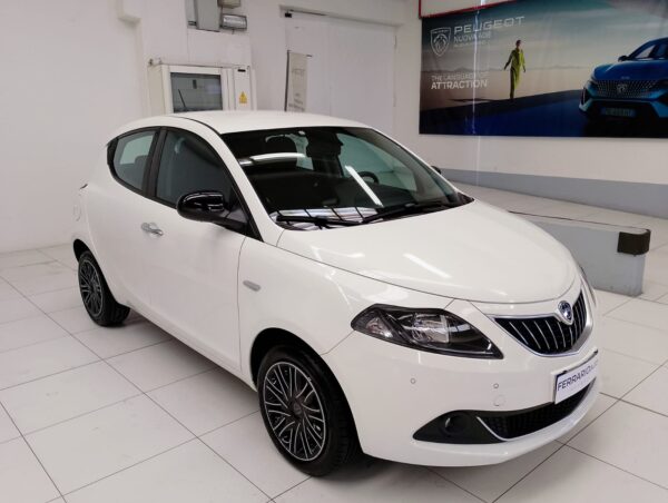 Lancia Ypsilon - immagine 2