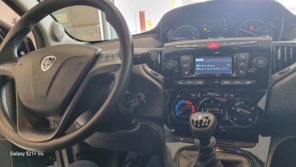Lancia Ypsilon - immagine 8