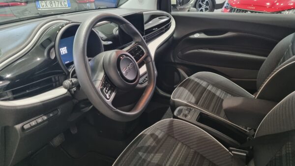 FIAT 500e - immagine 6