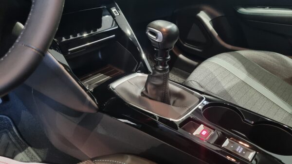 PEUGEOT 208 - immagine 10