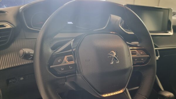 PEUGEOT 208 - immagine 6