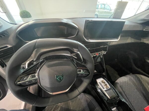 Peugeot 208 - immagine 10