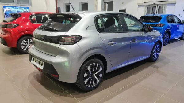 PEUGEOT NUOVA 208 - immagine 3