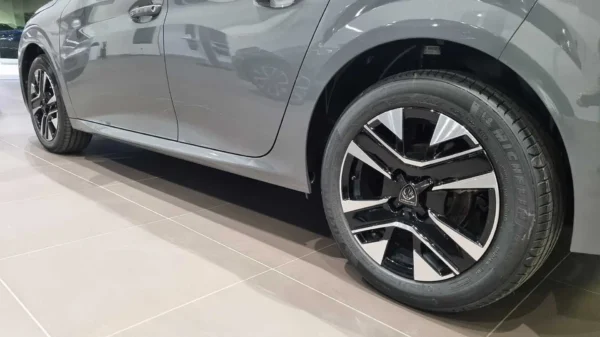 PEUGEOT NUOVA 208 - immagine 5