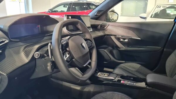 PEUGEOT NUOVA 2008 - immagine 4