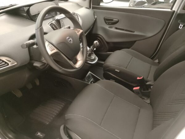 Lancia Ypsilon - immagine 5