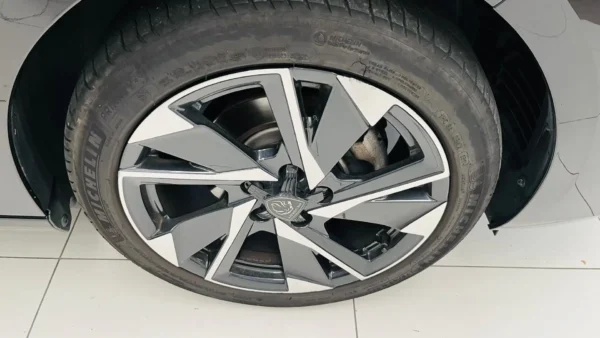 PEUGEOT 308 - immagine 2