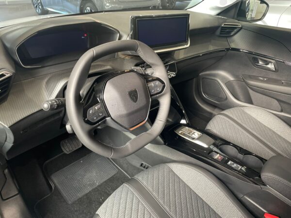 Peugeot 208 - immagine 8