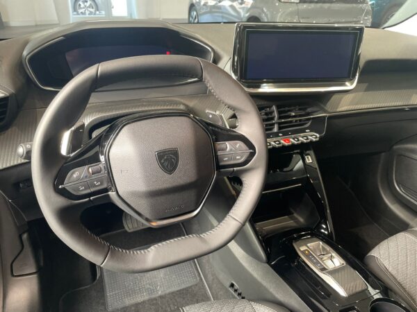 Peugeot 208 - immagine 11