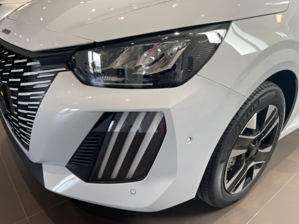 Peugeot 208 - immagine 3