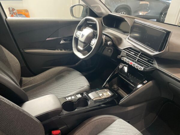 Peugeot 208 - immagine 9