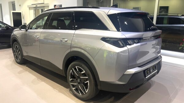 PEUGEOT 5008 - immagine 4