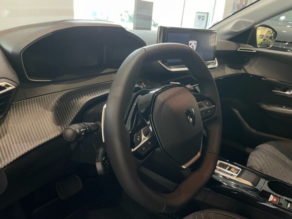 PEUGEOT 208 - immagine 8